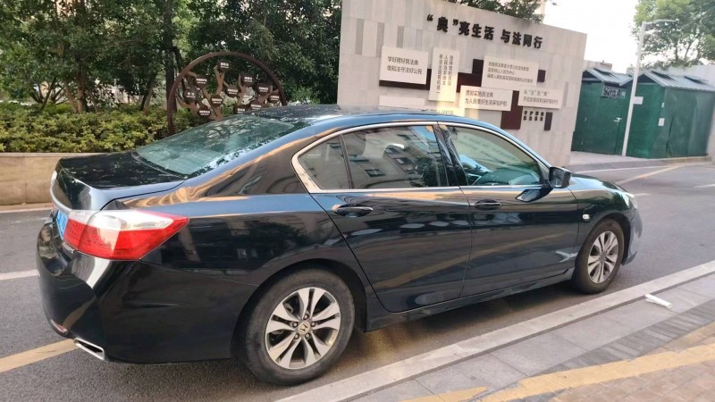 苏州16年本田雅阁7