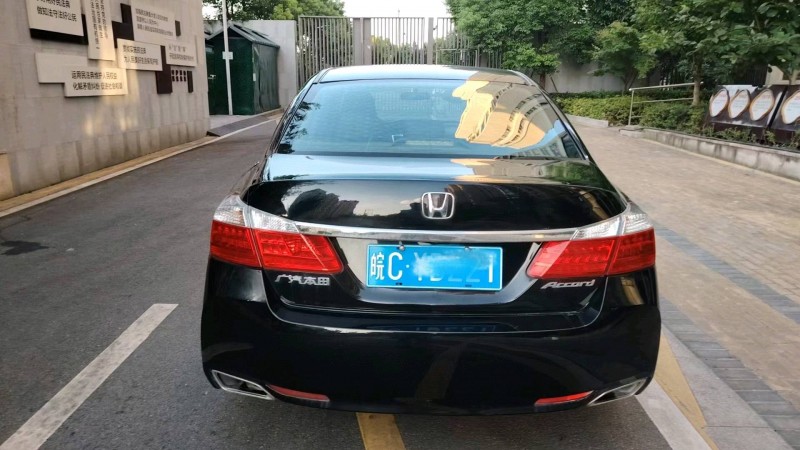 苏州16年本田雅阁9