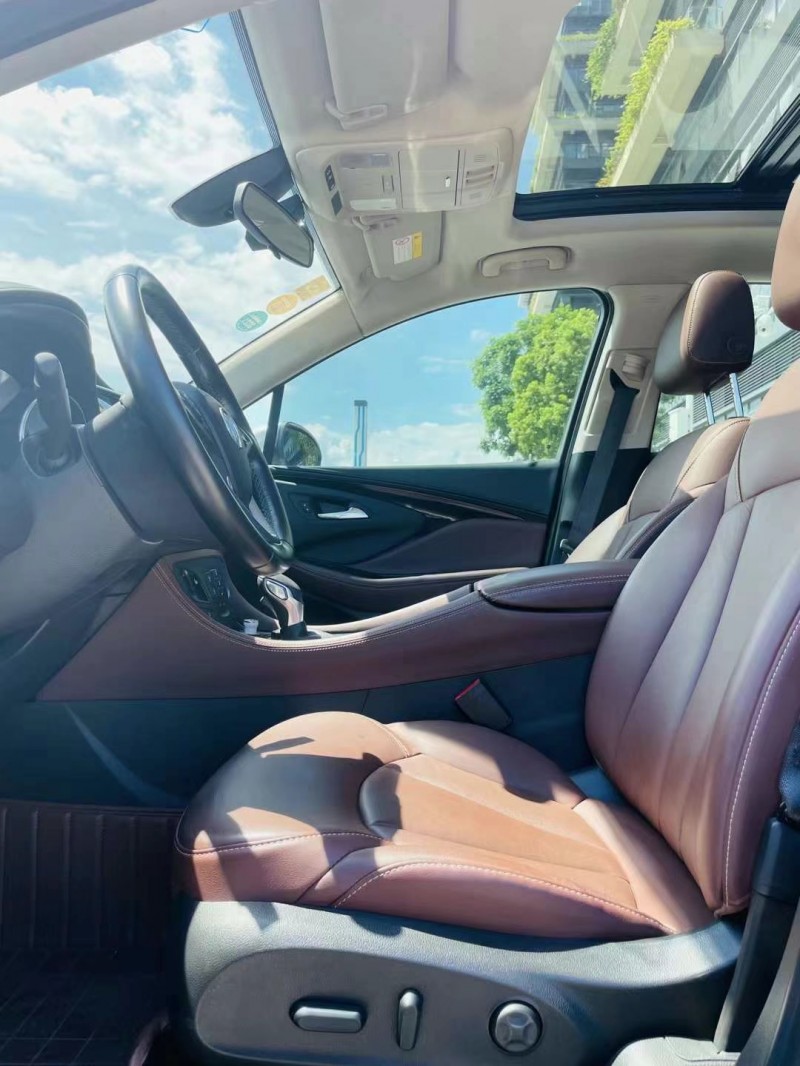 东莞18年别克昂科威8