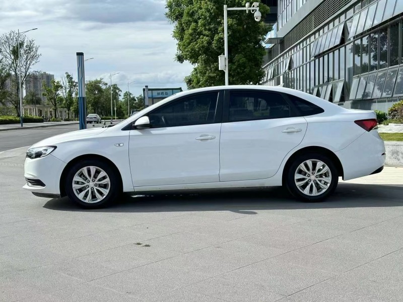 东莞22年别克英朗7