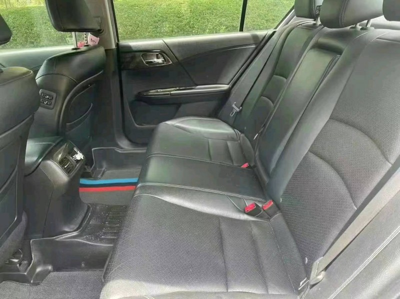 佛山16年本田雅阁7