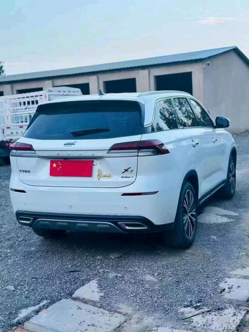 開封20年長安汽車歐尚7