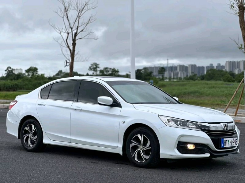 汕头18年本田雅阁2