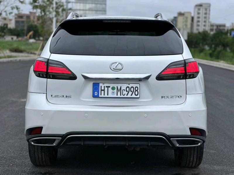 汕头12年雷克萨斯RX8