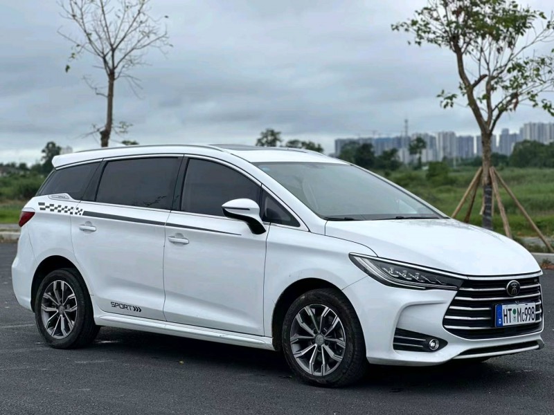 汕头19年比亚迪宋MAX2