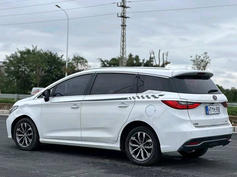 汕头19年比亚迪宋MAX7