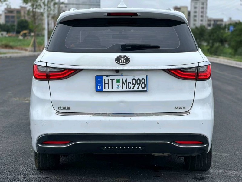 汕头19年比亚迪宋MAX9