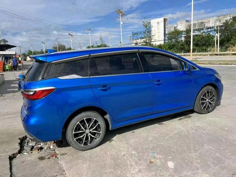 江门18年比亚迪宋MAX9