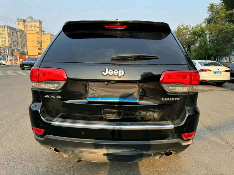 哈爾濱15年Jeep大切諾基9
