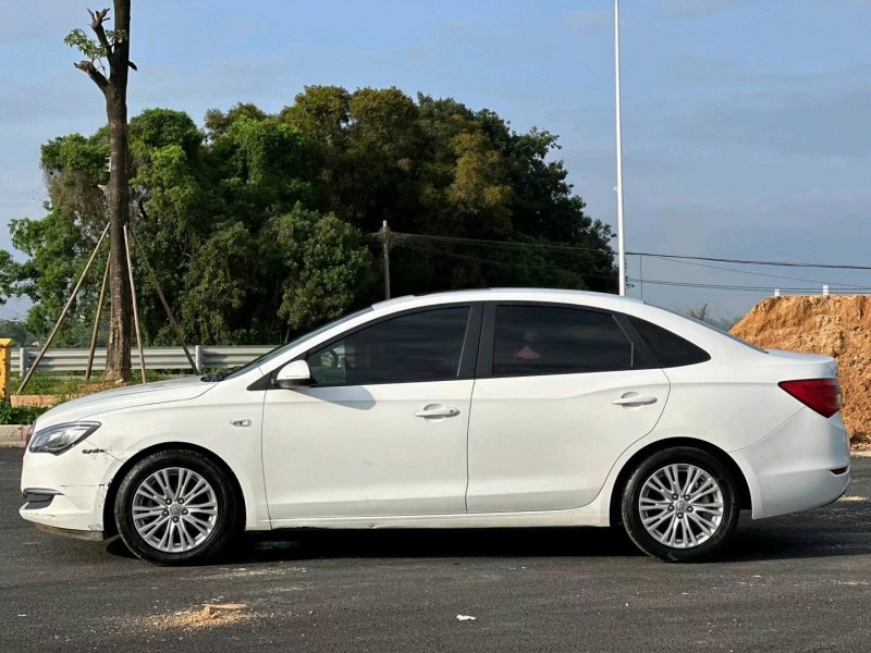 汕头16年别克英朗3