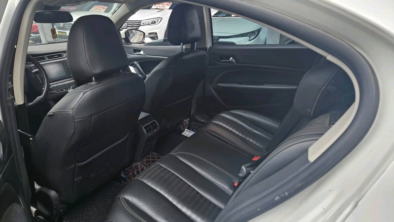 成都18年标致4084