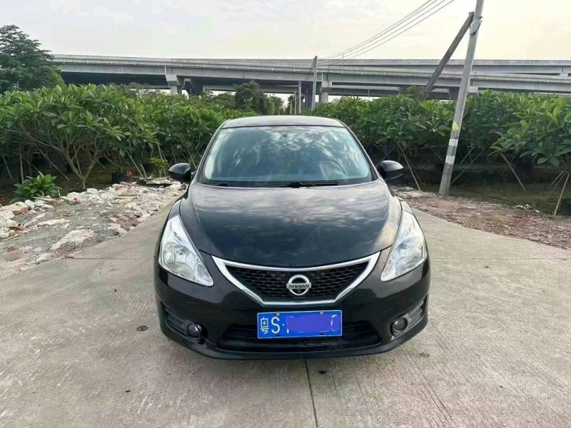 深圳13年日产骐达1