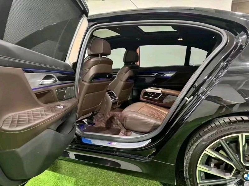 保定21年宝马7系4