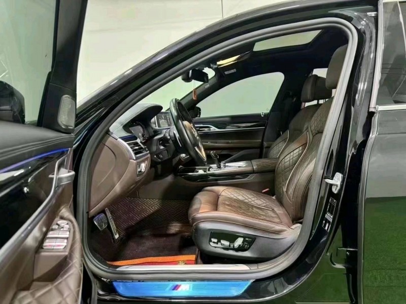 保定21年宝马7系7