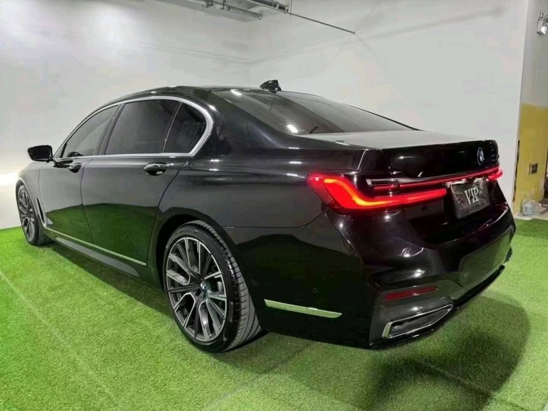 保定21年宝马7系8