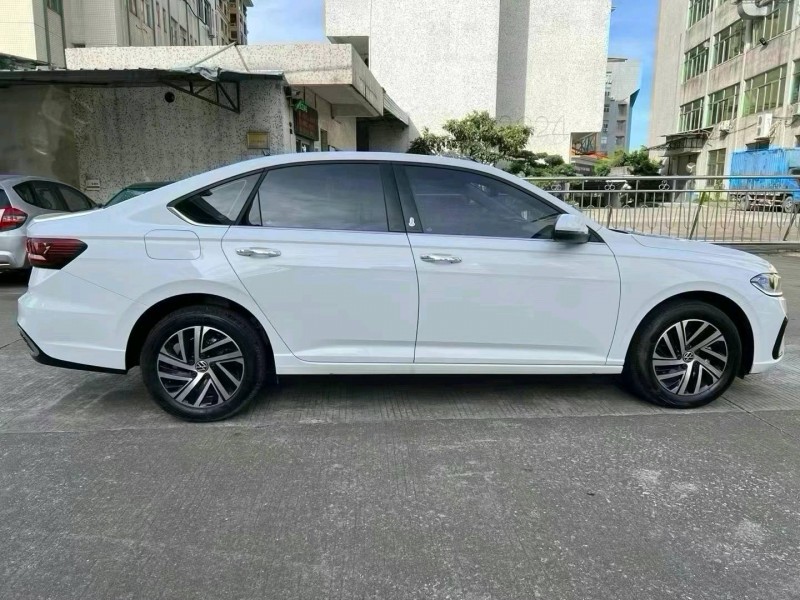 中山23年大众朗逸2