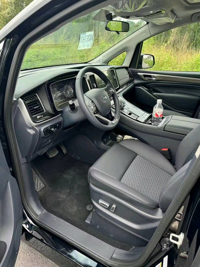 保定24年传祺M82