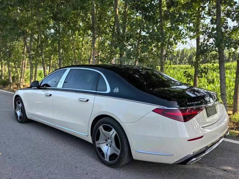 潍坊23年奔驰迈巴赫S级8