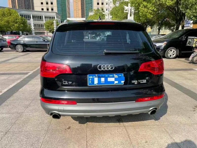 苏州15年奥迪Q75