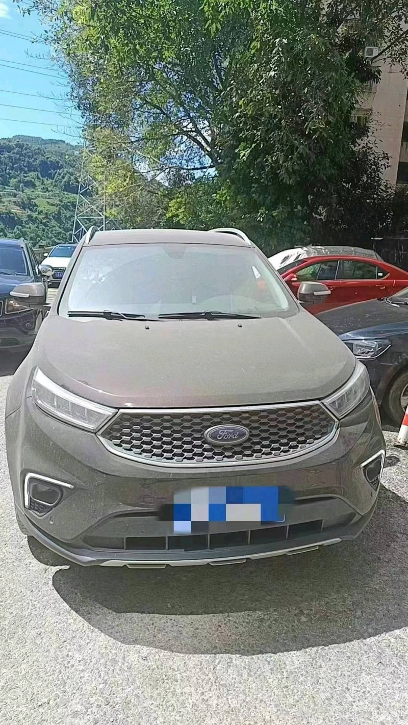 重庆20年福特领界1