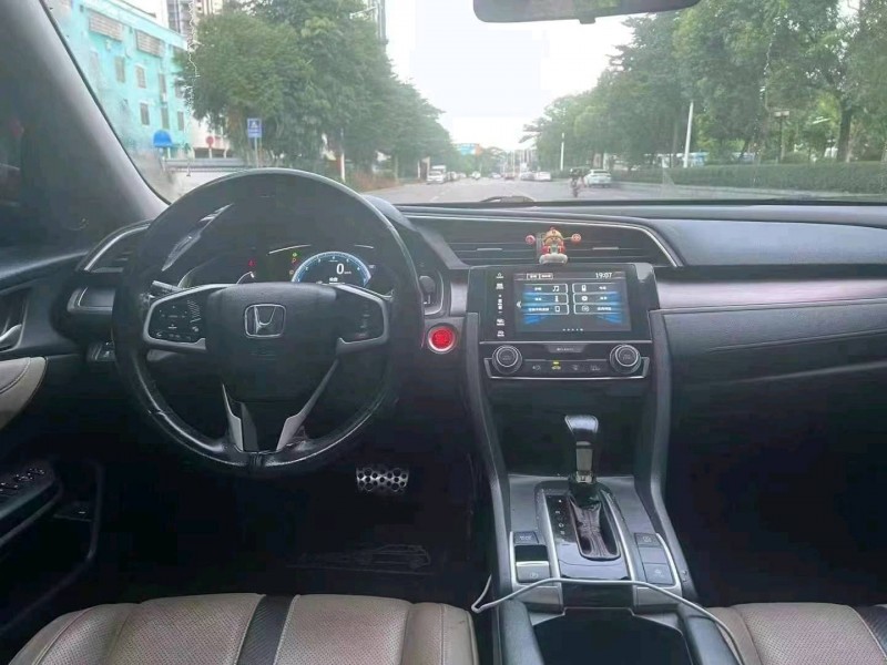 佛山16年本田思域5