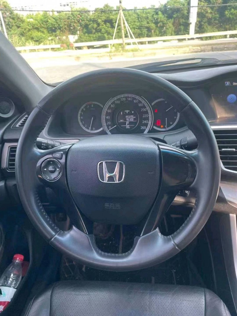 佛山16年本田雅阁4