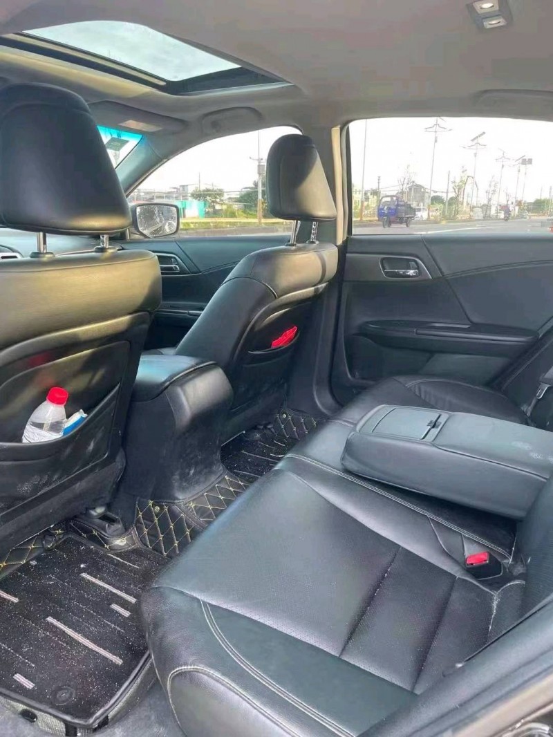 佛山16年本田雅阁8