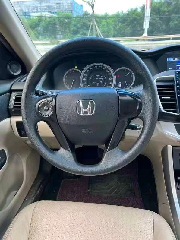 汕头14年本田雅阁3