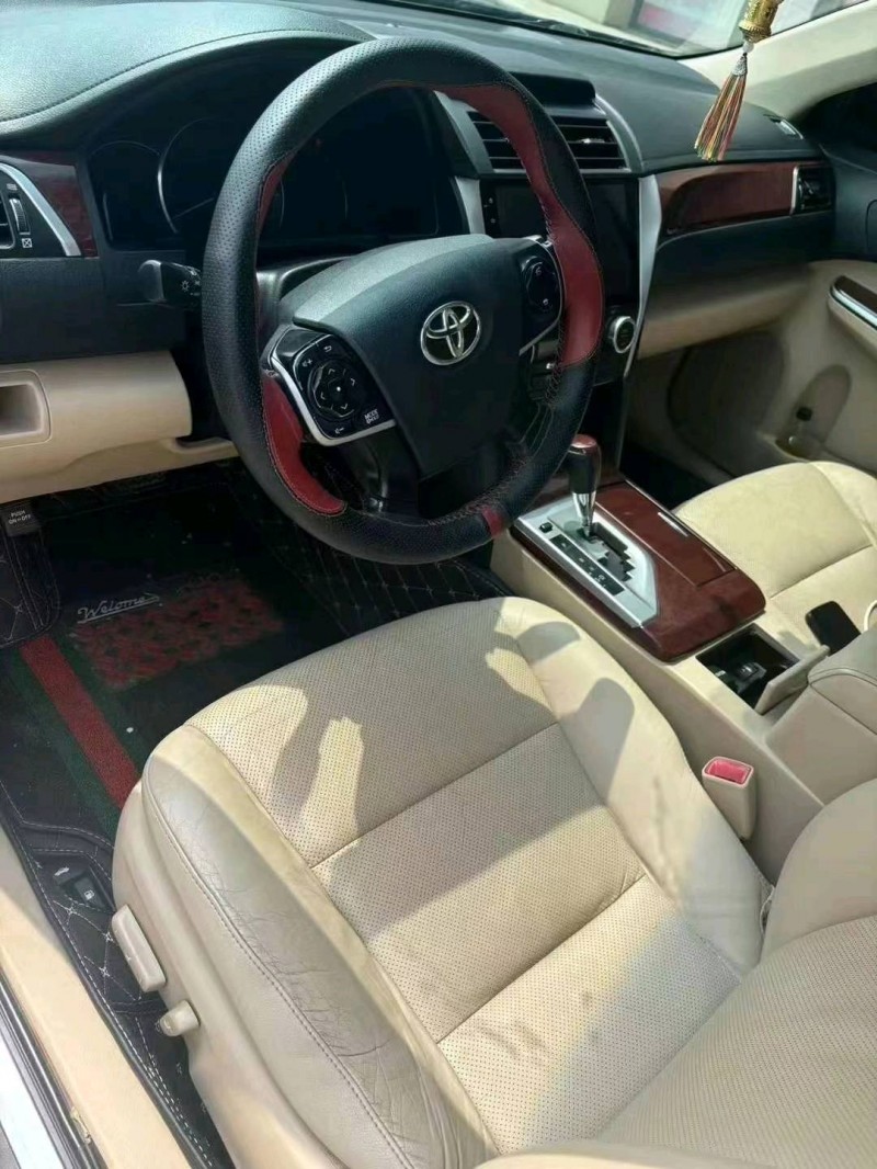 保定12年丰田凯美瑞6