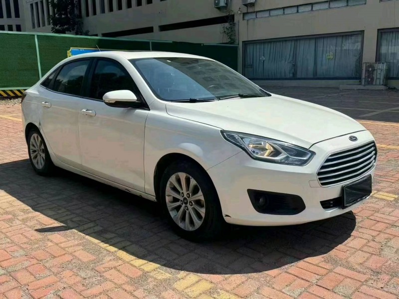 烟台18年福特福睿斯2