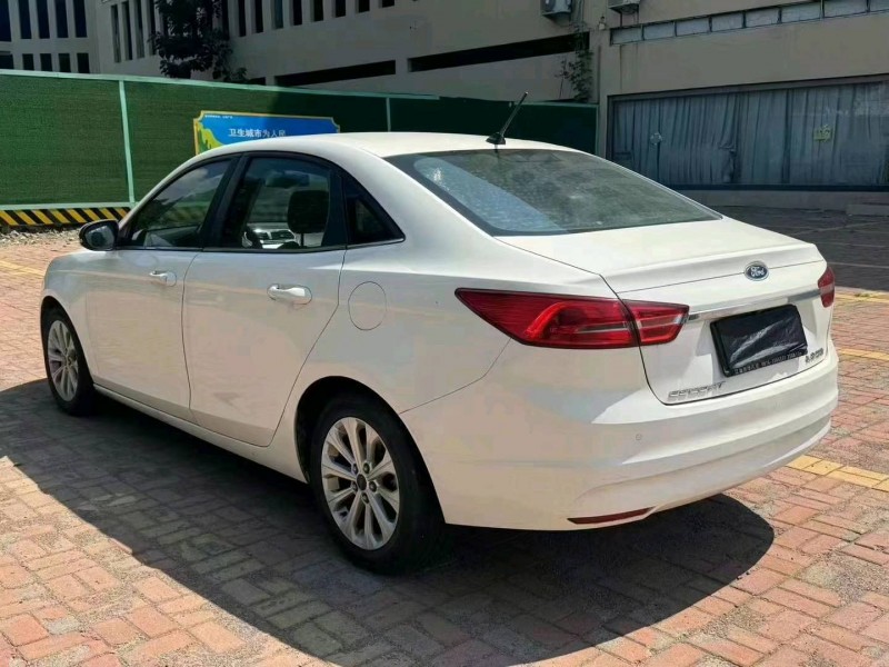 烟台18年福特福睿斯4