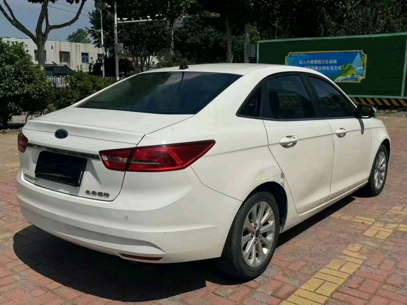 烟台18年福特福睿斯7