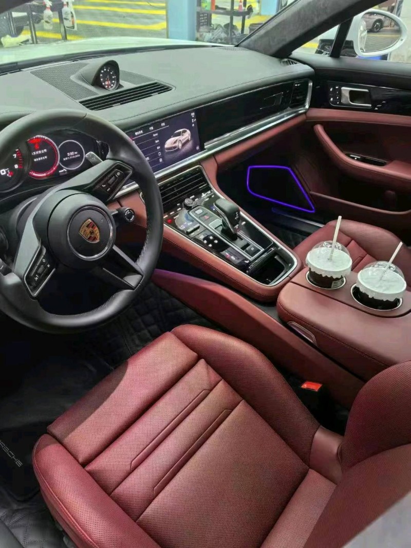 保定22年保时捷帕拉梅拉2