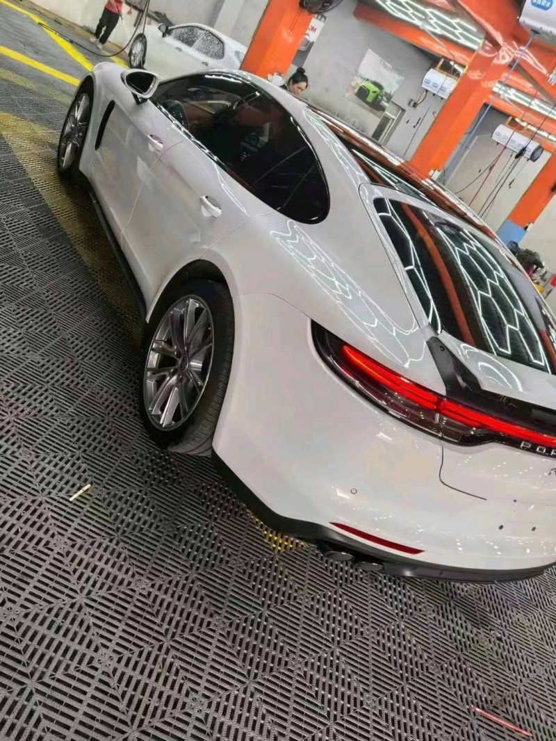 保定22年保时捷帕拉梅拉3