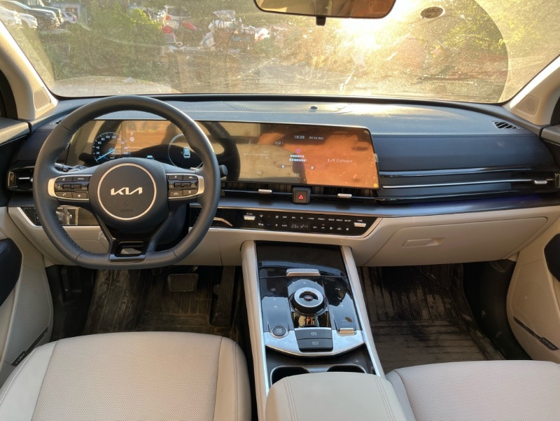 武汉23年起亚狮铂8