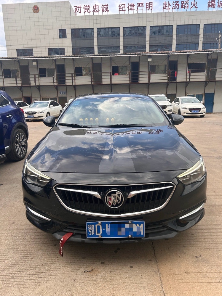 武汉18年别克君威1