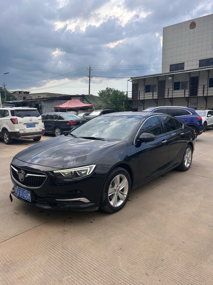 武汉18年别克君威3