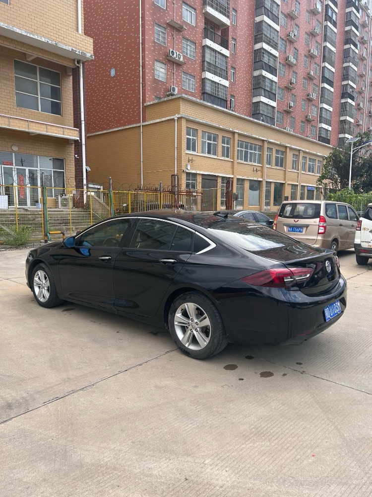 武汉18年别克君威4