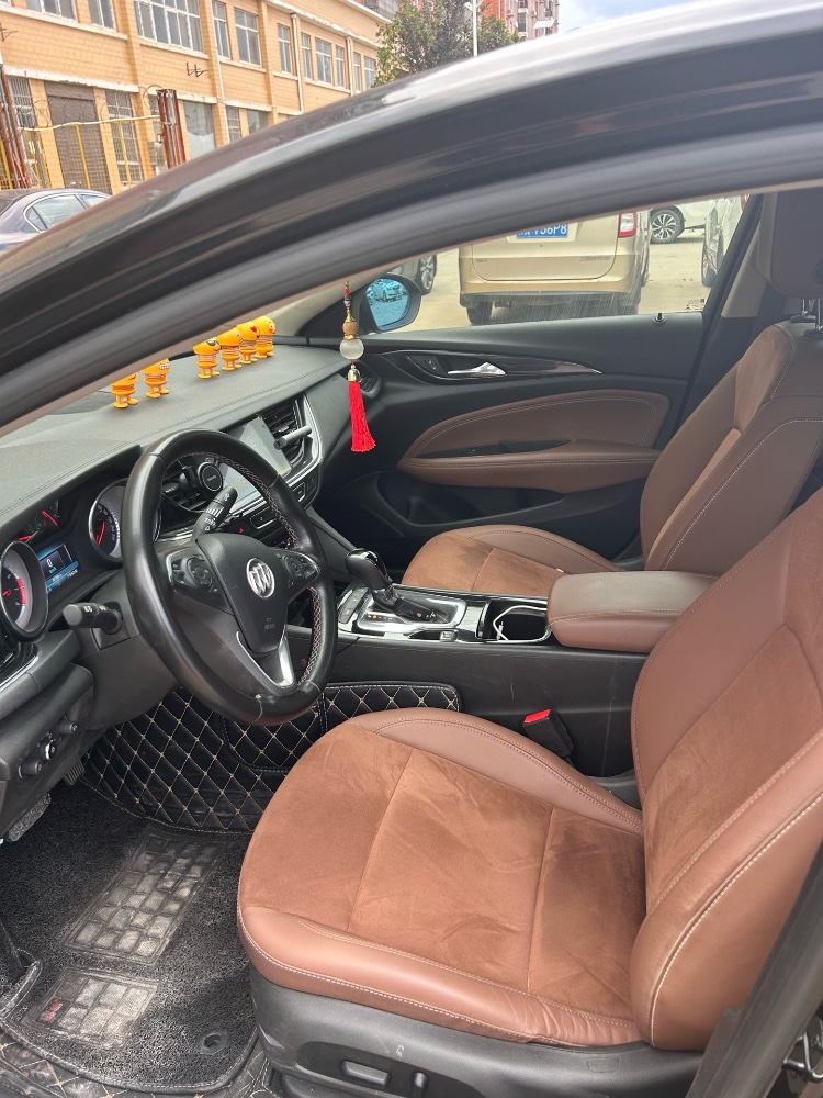 武汉18年别克君威7