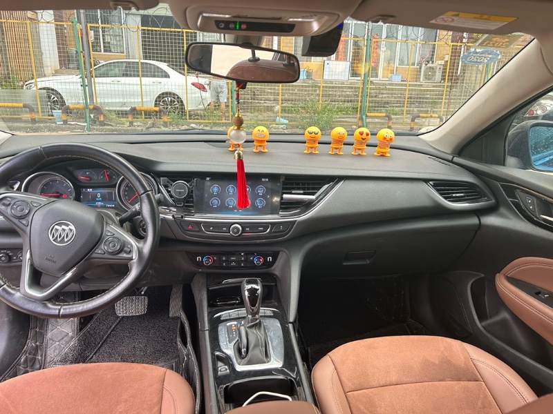 武汉18年别克君威9