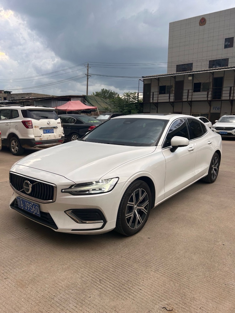 武汉22年沃尔沃S60L2