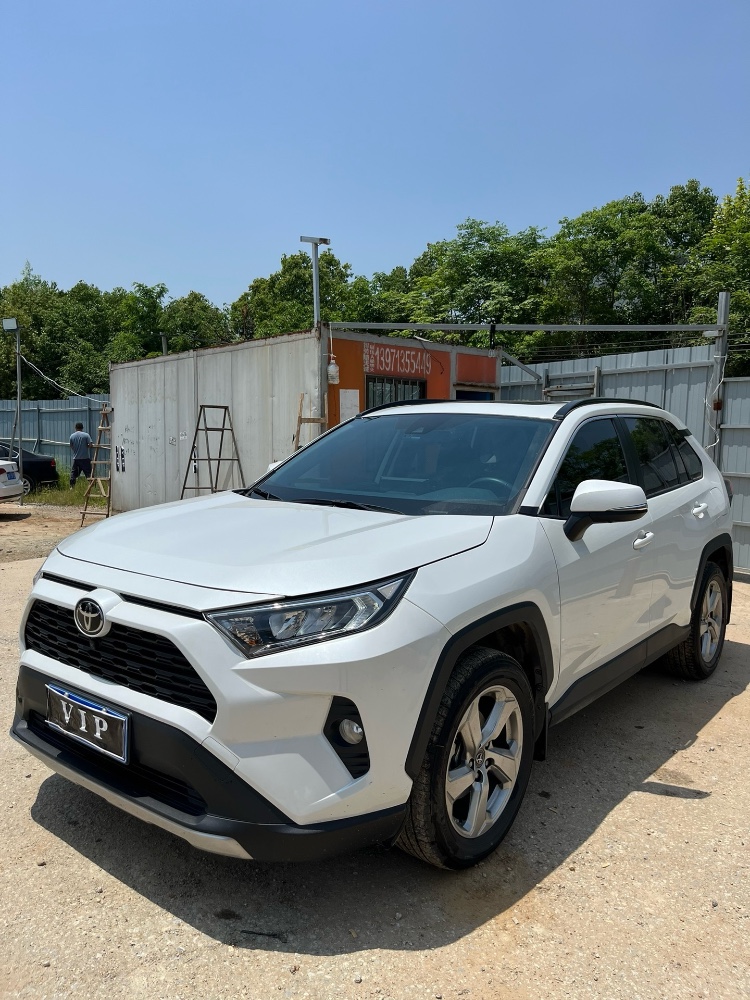武汉21年丰田RAV42