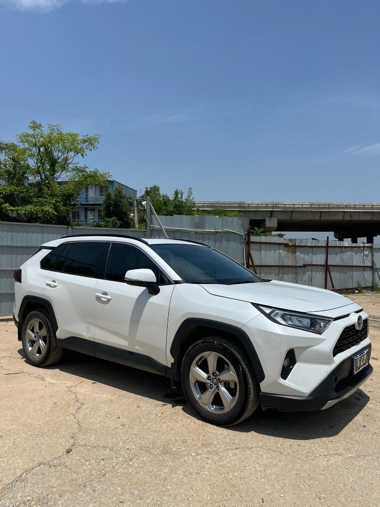 武汉21年丰田RAV43