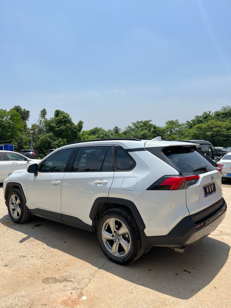 武汉21年丰田RAV46