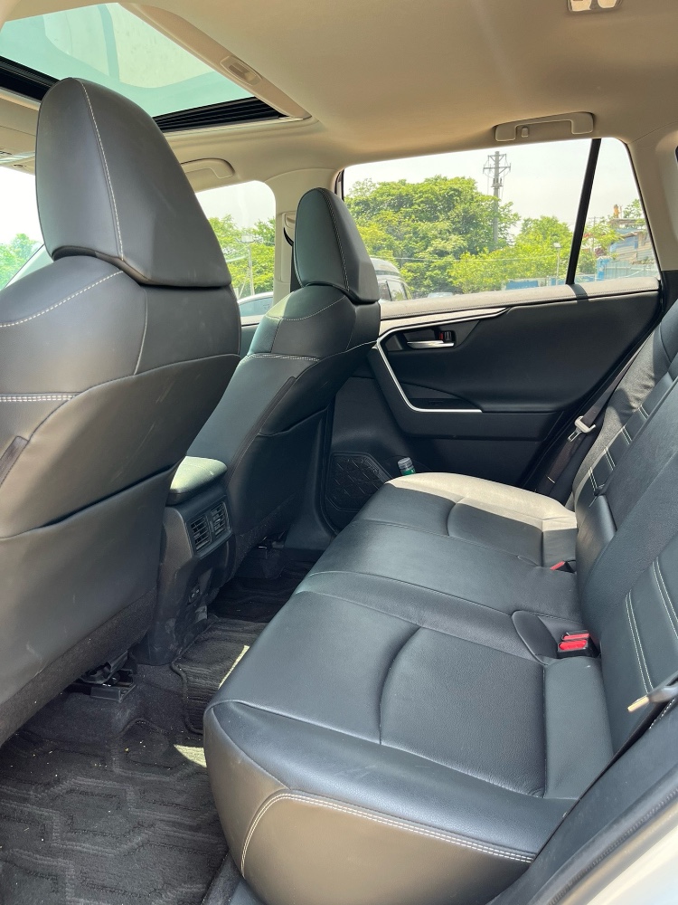 武汉21年丰田RAV48