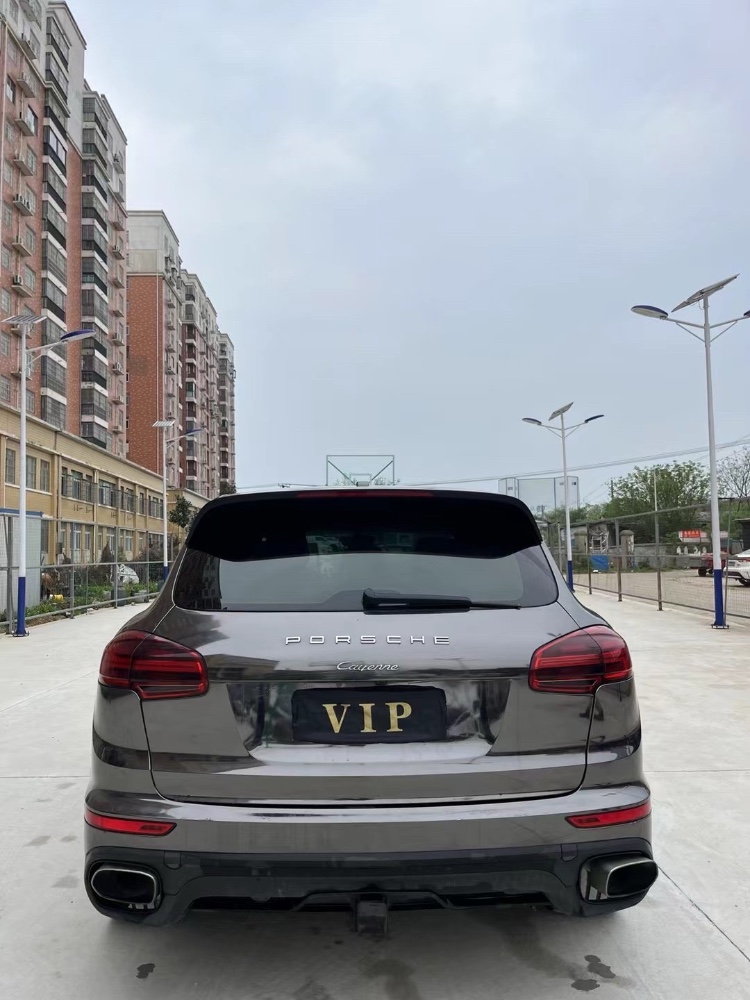 武汉17年保时捷卡宴6