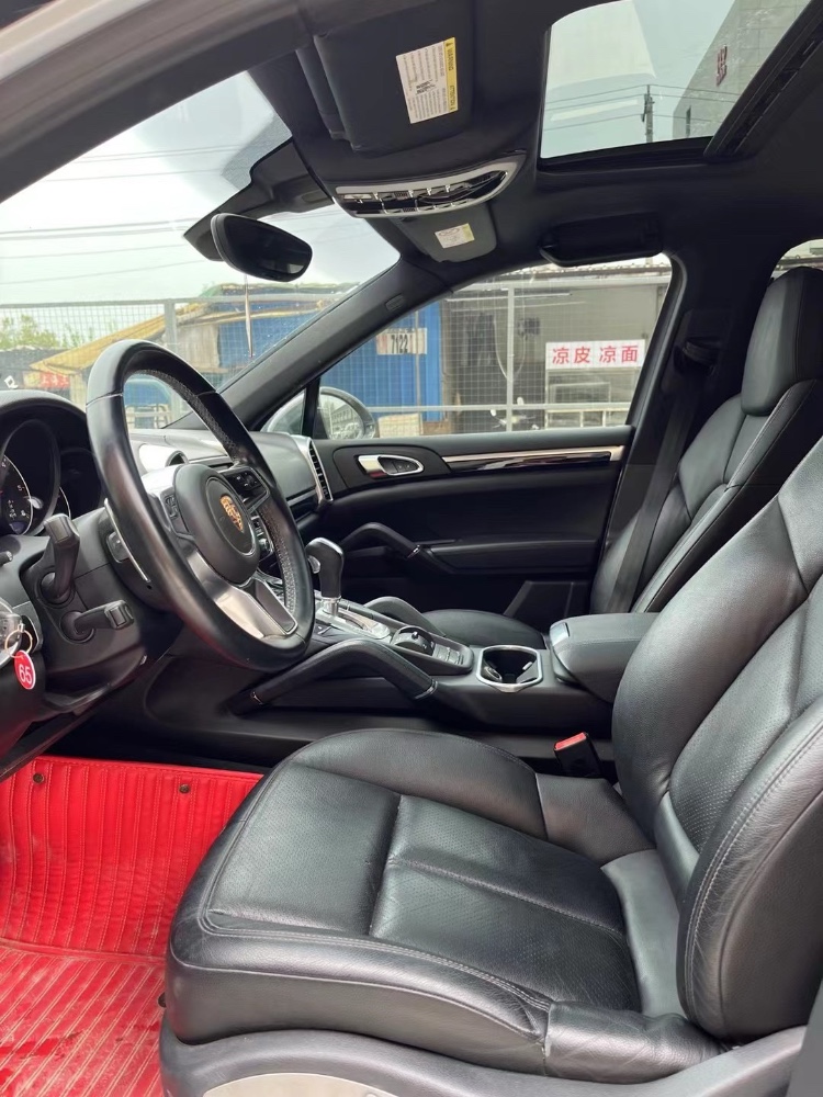 武汉17年保时捷卡宴7