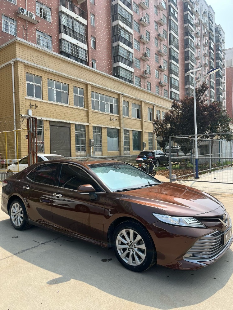 武汉18年丰田凯美瑞3