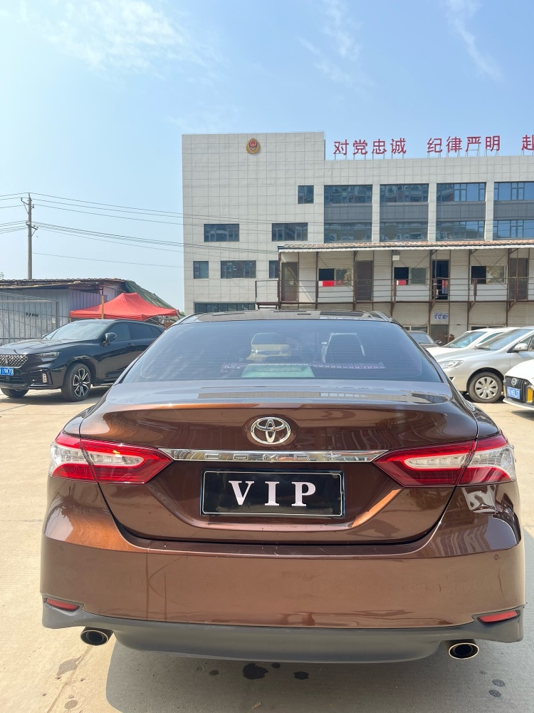 武汉18年丰田凯美瑞5