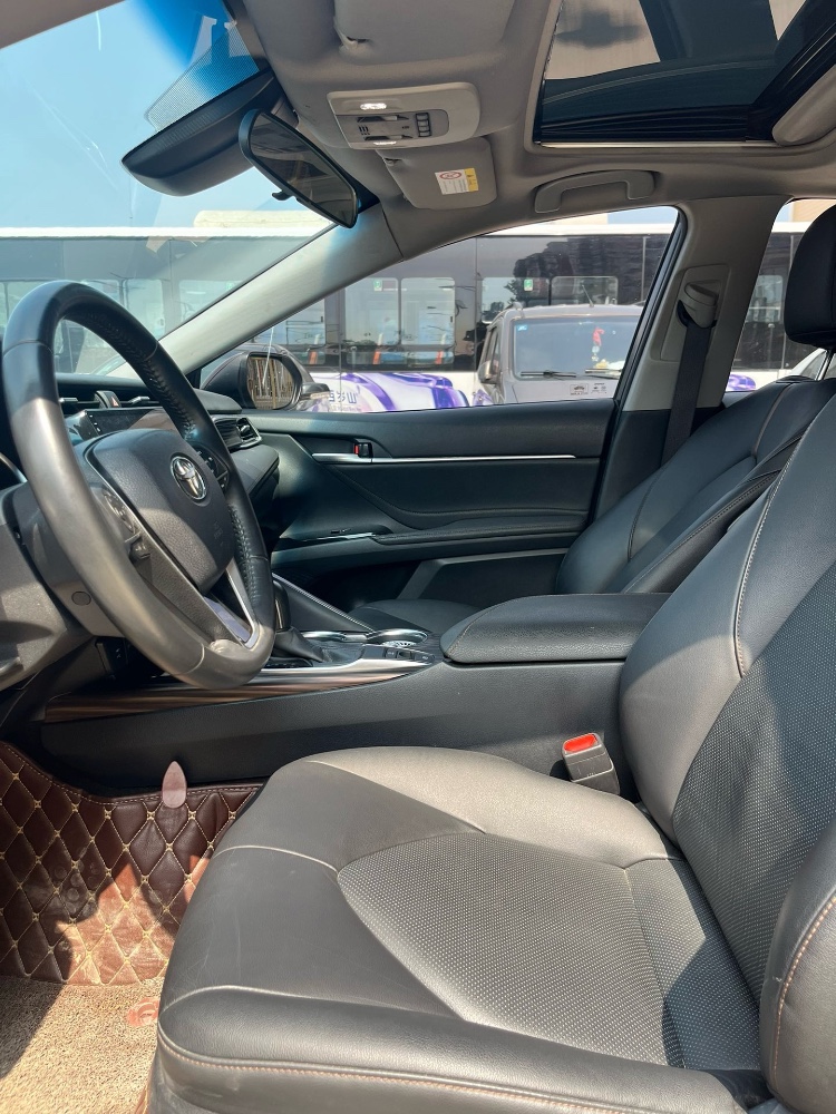 武汉18年丰田凯美瑞7